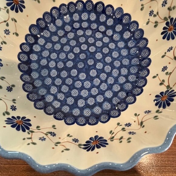 Boleslawica Polish Pottery Wiza Large Serving Bowl with Fluted Edge Blue Flowers - Picture 4 of 7